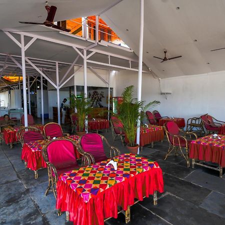Om Sai Beach Resort アゴンダ エクステリア 写真