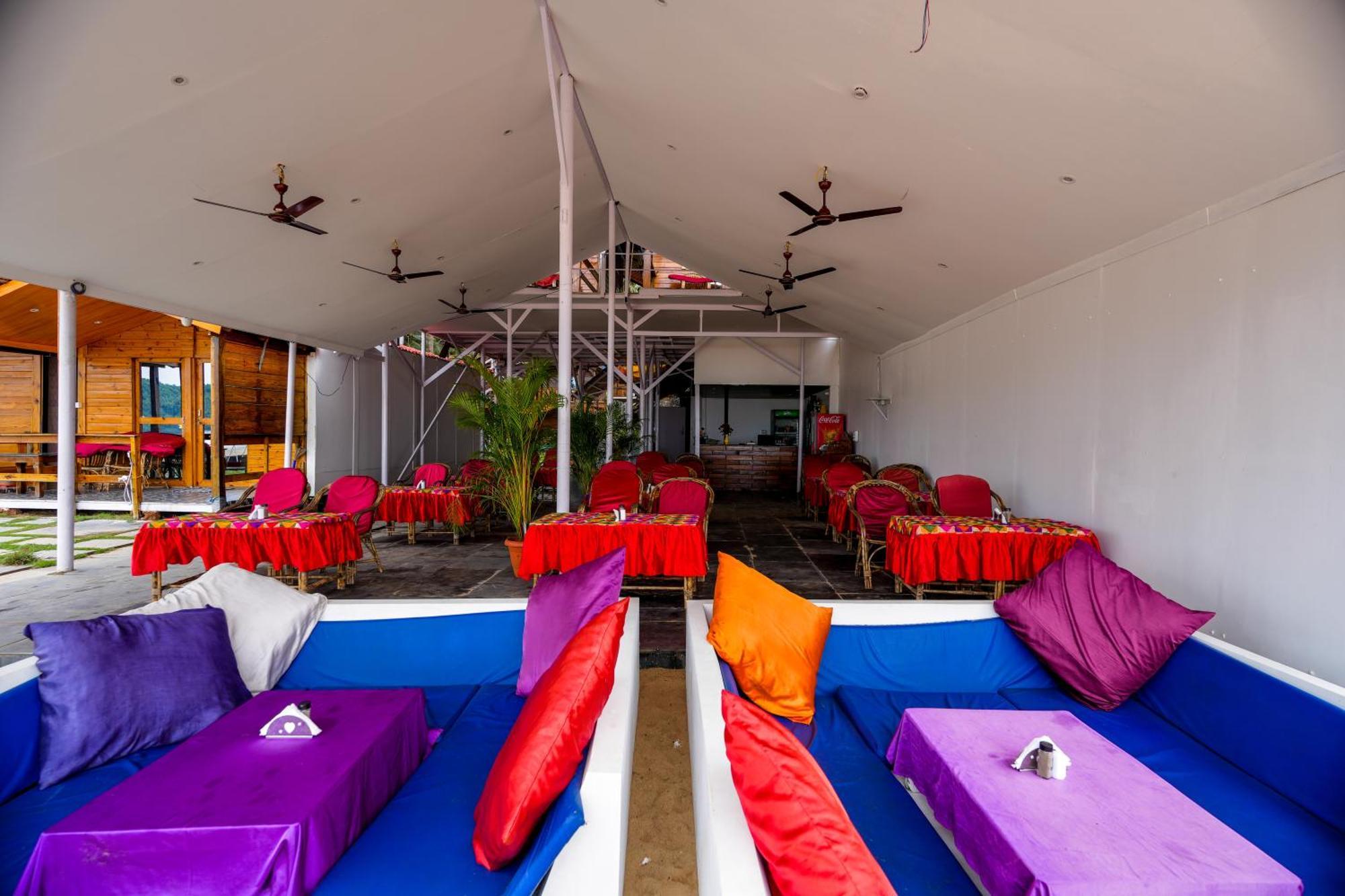 Om Sai Beach Resort アゴンダ エクステリア 写真