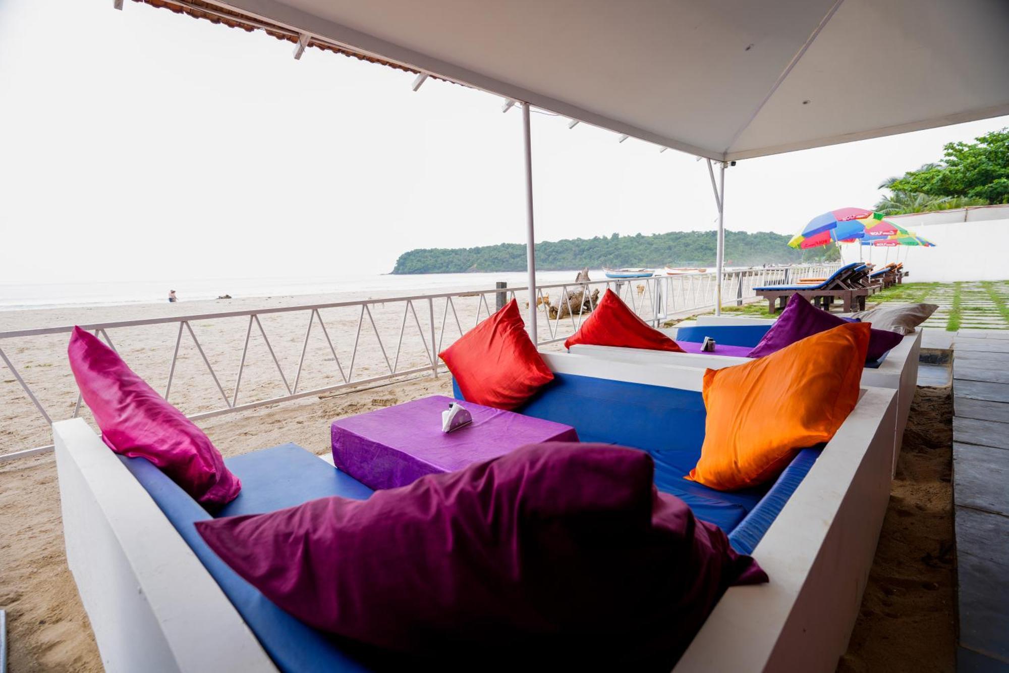 Om Sai Beach Resort アゴンダ エクステリア 写真